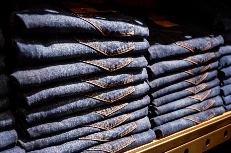 magasin-GILETTE-min_jeans_pants_blue_shop_shopping_shelf_exhibition_buy-940702